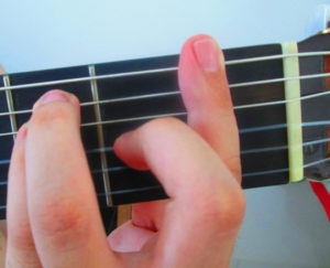 Como aprender a tocar violão sozinho