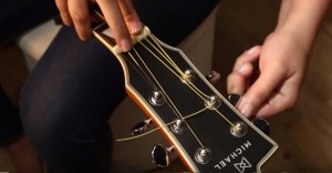 Como colocar corda no violão de pino - Imagem 4
