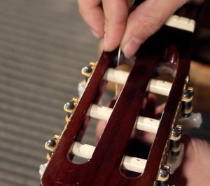 Como trocar as cordas do violão - Imagem 6