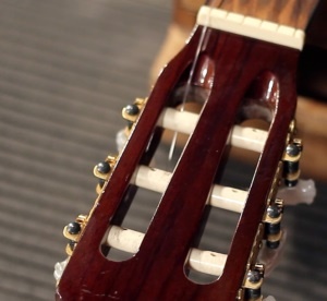 Como trocar as cordas do violão - Imagem 7