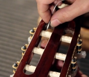Como trocar as cordas do violão - Imagem 8
